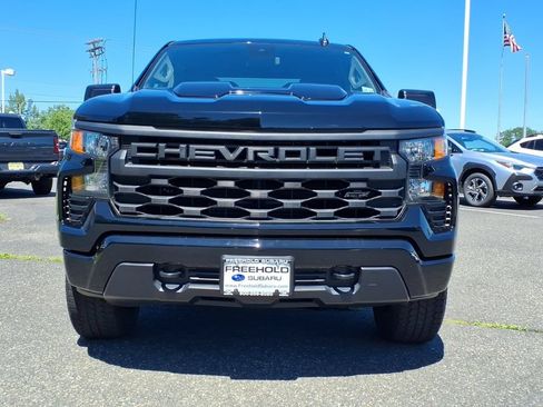 Used 2024 Chevrolet Silverado 1500 Custom Trail Boss w/ Turbomax Blackout Package AWD/4WD image 2