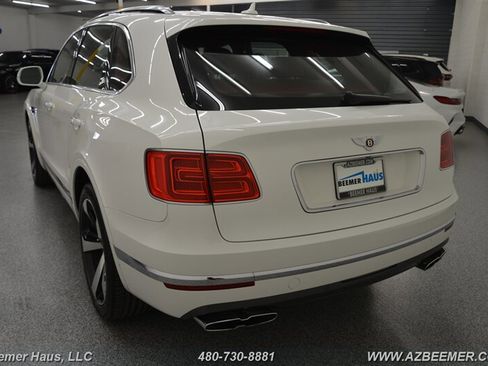 Used 2019 Bentley Bentayga AWD/4WD image 12