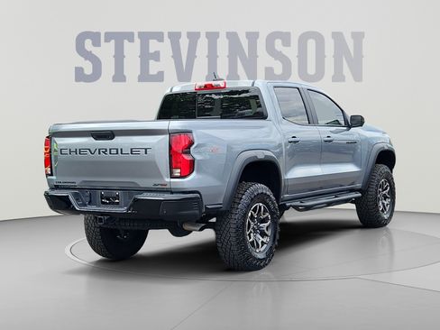 Used 2025 Chevrolet Colorado ZR2 w/ Technology Package AWD/4WD image 5