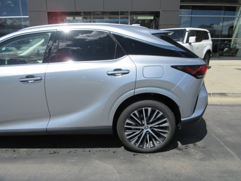 Used 2024 Lexus RX 350 w/ Convenience Package AWD/4WD image 4