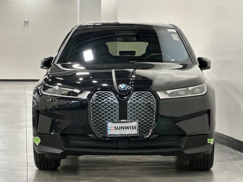 Used 2024 BMW iX xDrive50 AWD/4WD image 9