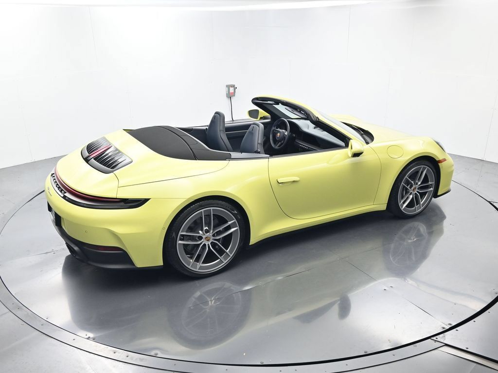 Certified 2025 Porsche 911 Carrera RWD image 44
