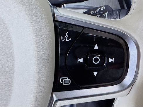 Used 2024 Volvo XC60 B5 Ultimate w/ Protection Package Premier image 15