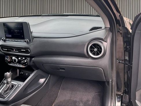Used 2022 Hyundai Kona SE w/ Cargo Package FWD image 17