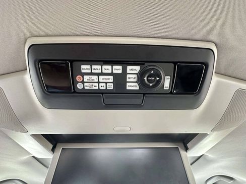 Used 2015 Honda Odyssey Touring Elite image 41