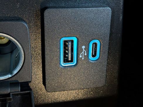 Certified 2023 Ford Explorer Platinum w/ Technology Package image 27