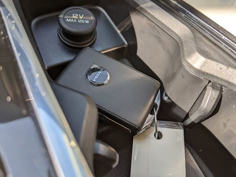 Used 2026 Volvo XC60 B5 Ultra w/ Protection Package Premier image 20