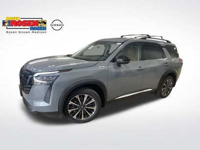 New 2026 Nissan Pathfinder Platinum w/ Cargo Package
