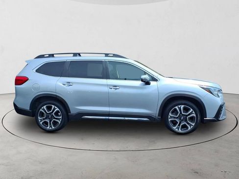 Used 2023 Subaru Ascent Limited w/ Technology Package AWD/4WD image 4
