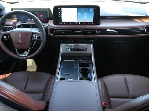 Used 2025 Lincoln Aviator Reserve w/ Jet Appearance Package AWD/4WD image 18