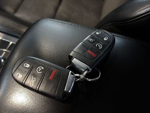 Used 2020 Jeep Grand Cherokee Altitude AWD/4WD image 29