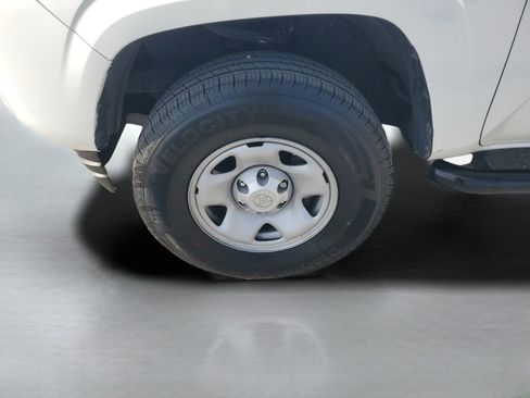 Certified 2023 Toyota Tacoma SR image 25