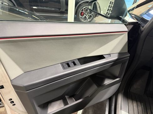 Used 2024 Tesla Cybertruck AWD Crew Cab image 20