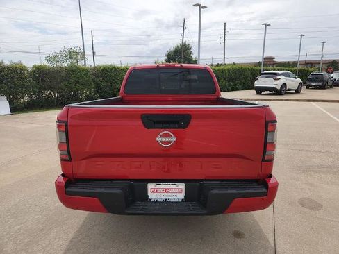 Certified 2025 Nissan Frontier SV RWD image 6