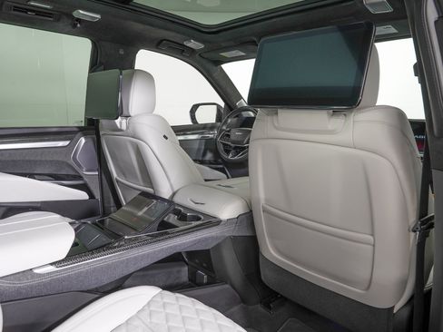 Used 2026 Cadillac Escalade V image 12