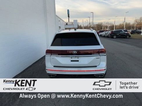 Used 2024 Volkswagen Atlas SEL Premium R-Line image 7