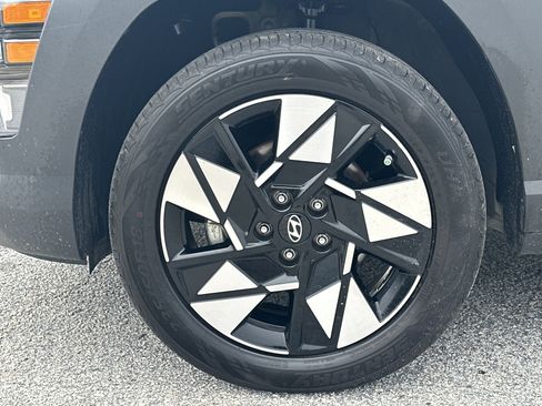Used 2025 Hyundai Kona SEL image 11