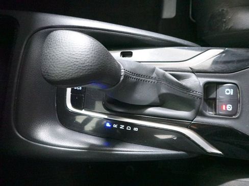 Used 2020 Toyota Corolla LE image 19