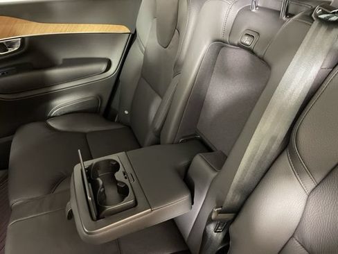 Certified 2025 Volvo XC90 T8 Plus w/ Protection Package Premier AWD/4WD image 42