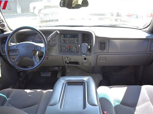 Used 2006 Chevrolet Silverado 2500 LT w/ Heavy-Duty Power Package AWD/4WD image 11