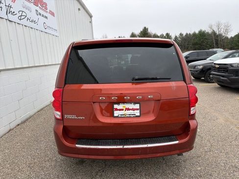 Used 2012 Dodge Grand Caravan SE image 9