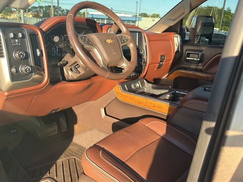 Used 2015 Chevrolet Silverado 2500 High Country w/ Duramax Plus Package AWD/4WD image 93