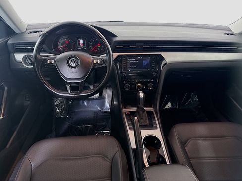 Used 2020 Volkswagen Passat 2.0T SE w/ Sunroof Package image 17