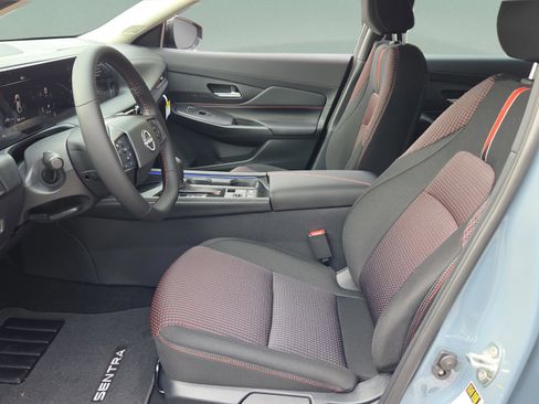 New 2026 Nissan Sentra SR w/ Floor Mat Package FWD image 10