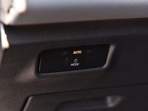 New 2026 Volkswagen Tiguan SE AWD/4WD image 11