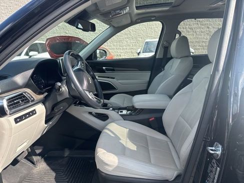 Certified 2022 Kia Telluride EX w/ EX Premium Package FWD image 10