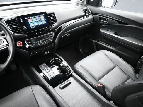 Certified 2022 Honda Pilot Touring image 10