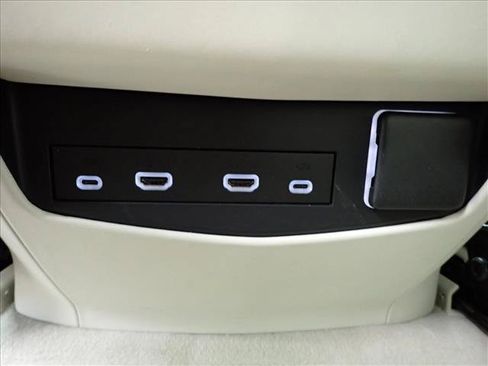 Used 2023 Cadillac Escalade Sport Platinum w/ LPO, ONYX Package AWD/4WD image 14