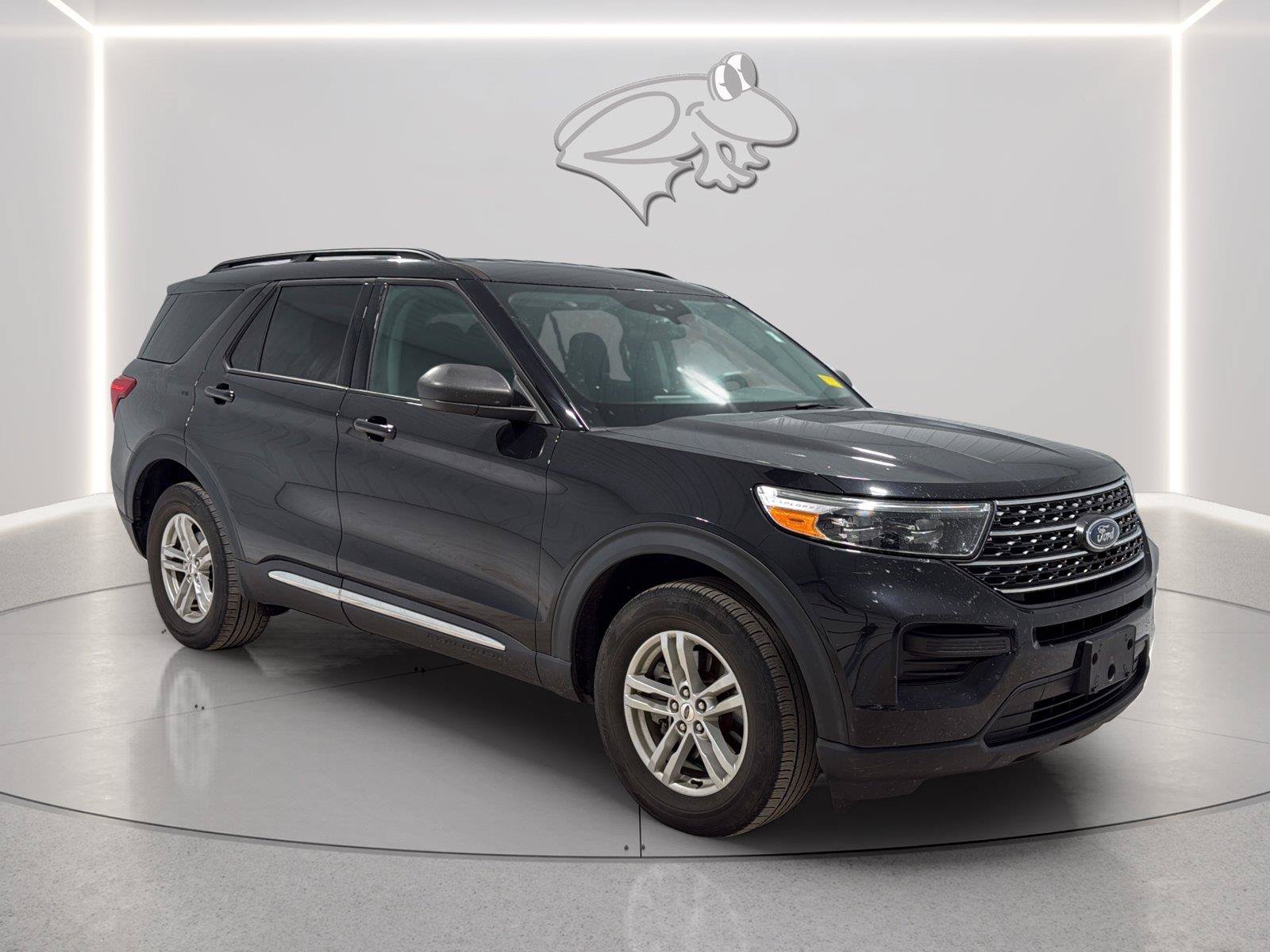Used 2023 Ford Explorer XLT AWD/4WD image 7