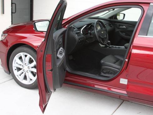 Used 2016 Chevrolet Impala LT w/ Leather Package FWD image 23