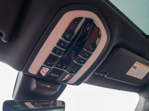 New 2026 Porsche Macan image 23