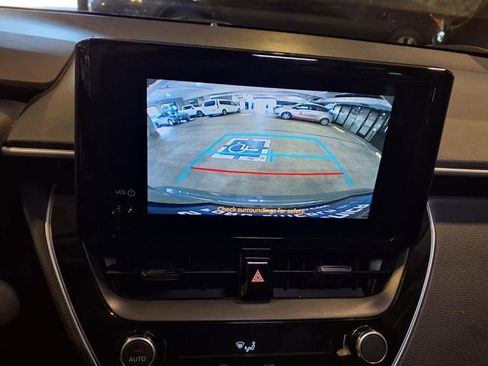 Used 2024 Toyota Corolla LE image 7