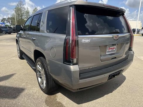 Used 2019 Cadillac Escalade Luxury AWD/4WD image 7