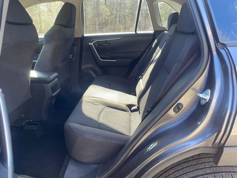 Used 2019 Toyota RAV4 LE AWD/4WD image 19