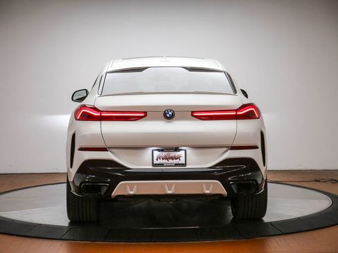 Used 2022 BMW X6 xDrive40i w/ M Sport Package AWD/4WD image 3