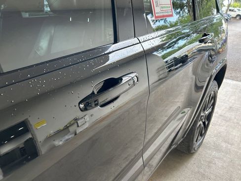 Used 2019 Jeep Grand Cherokee Altitude AWD/4WD image 18
