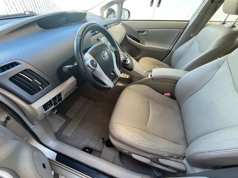Used 2010 Toyota Prius Five image 10