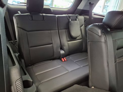 Used 2023 Ford Explorer XLT w/ Equipment Group 202A RWD image 15