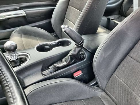 Used 2015 Ford Mustang Coupe RWD image 22