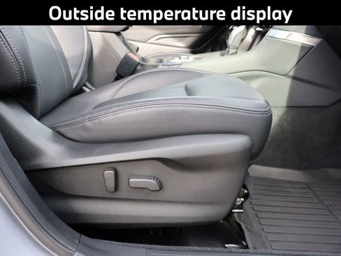 Used 2023 Subaru Forester Touring image 13