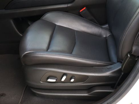 Certified 2023 Cadillac XT6 Premium Luxury image 19