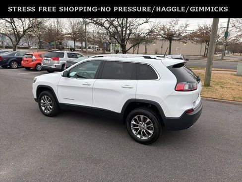 Used 2019 Jeep Cherokee Latitude Plus w/ Comfort/Convenience Group image 6