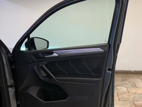 Used 2022 Volkswagen Tiguan SE R-Line image 52
