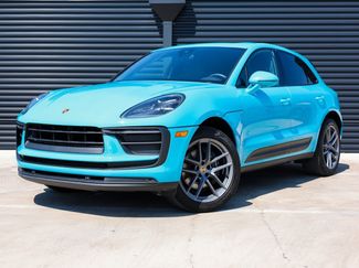Certified 2022 Porsche Macan image 1