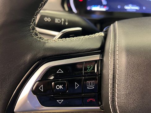 Used 2023 Jeep Grand Cherokee L Overland w/ Advanced Protech Group III image 17