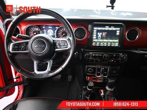 Used 2022 Jeep Wrangler Unlimited Rubicon w/ Xtreme Recon 35" Tire Package image 11